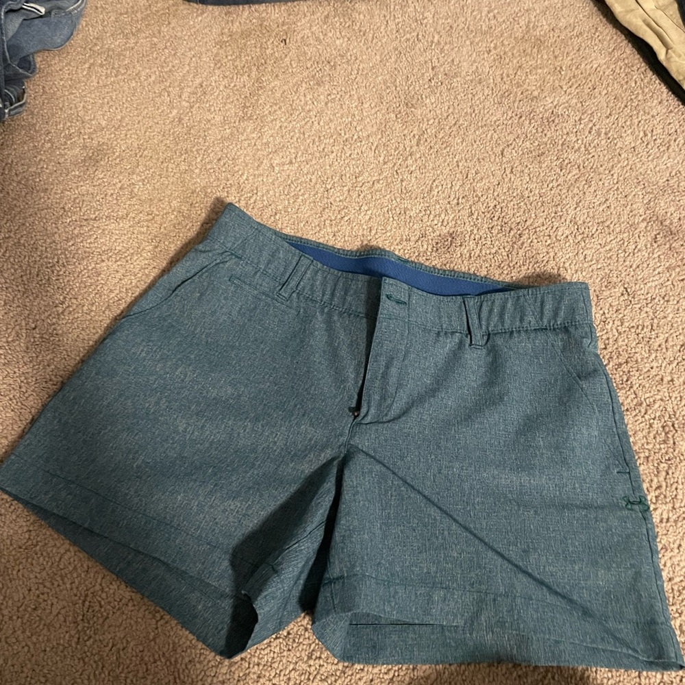 UA Fitted Women’s Shorts